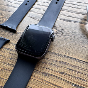 Apple Watch SE 44mm (3 фото из 4)
