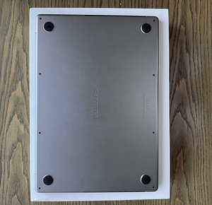 Apple MacBook Pro 16" (2021) M1 Max 32GB / 1TB (8 foto / 8)