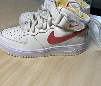 Air Force 1 tossud