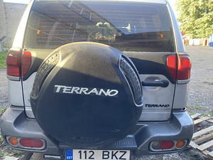 Nissan terrano (4 foto / 7)
