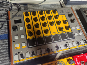 Akai Tom Cat Analog Drum Machine (3 foto / 4)