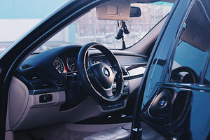 BMW X5 3.0si 200kW, 2008 (3 foto / 8)