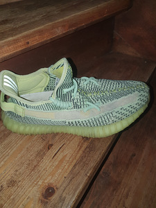 Yeezy boost 350v2 на Yeezreel (5 фото из 5)