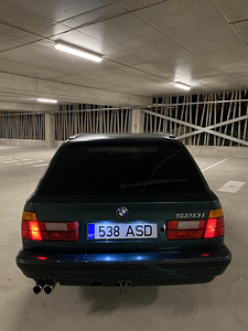 BMW E34 (6 фото из 9)