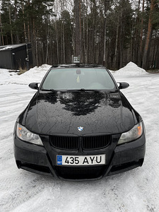 BMW E90 2.0 120KW M-PACKAGE SHADOWLINE (2 фото из 12)