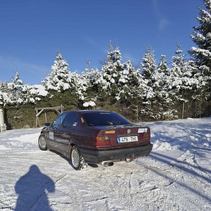 BMW E36 1.8 85KW MANUAAL (5 foto / 9)