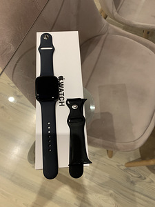 Apple Watch SE 2nd Gen GPS 44mm Aluminium Case, Sport Band (1 foto / 1)