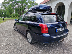 Toyota Avensis (5 foto / 14)