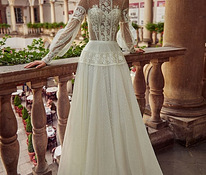 Свадебное платье ( + фата и кринолин)