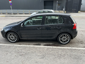 Volkswagen golf 5 (5 foto / 7)