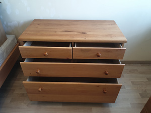 Деревянный комод (2 фото из 2)