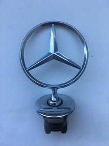 Значок Mercedes (1 фото из 1)