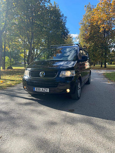 VW CARAVELLE 2005 (2 foto / 8)