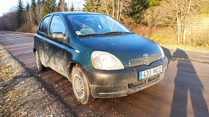 Toyota Yaris 1.3 Bensin (2 foto / 6)
