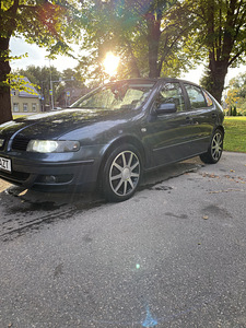 Seat Leon 1.8 (2 фото из 6)