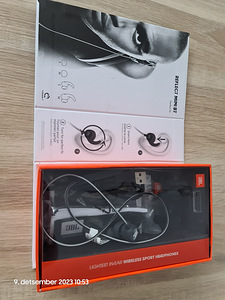 Наушники JBL (2 фото из 2)
