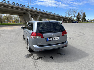 OPEL VECTRA 2004 (4 foto / 8)