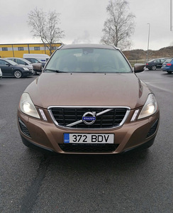 Volvo XC60 SUMMUM 2.4 120kW (1 foto / 5)