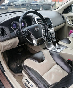 Volvo XC60 SUMMUM 2.4 120kW (4 foto / 5)