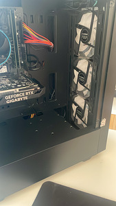 Müüa heas korras gaming setup (8 foto / 10)