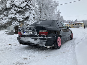 BMW 325i 141kw (10 foto / 12)