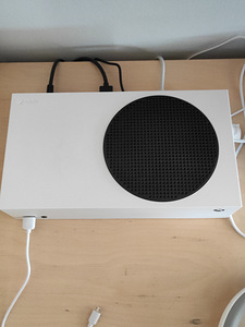 Xbox Series S (1 фото из 2)