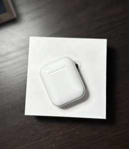 Airpods наушники оригинал (2 фото из 3)
