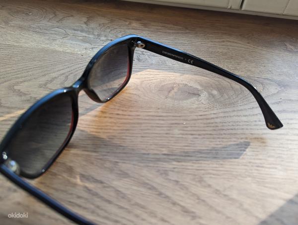 Солнцезащитные очки Emporio Armani (фото #2)
