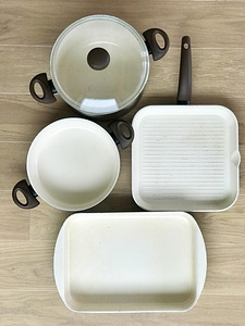 Кастрюли (2 фото из 3)