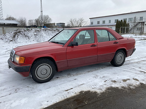Mercedes-Benz 190E (1 foto / 12)