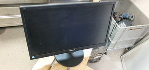 Monitor 19" (3 foto / 3)