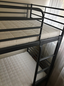 Продам кровать SVÄRTA 2-ярус. 90x200 см с матрацами (4 фото из 5)