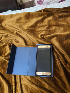 Samsung Galaxy S7 edge (1 foto / 2)