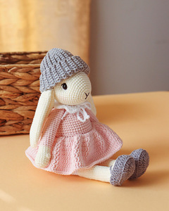 Продам вязаную игрушку Зайка (2 фото из 3)