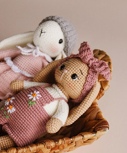 Продам вязаную игрушку Зайка (2 фото из 3)