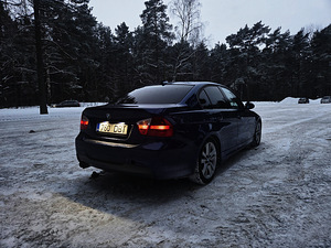 Продается BMW 325d 145кВт E90 M-пакет, механика (6 фото из 11)