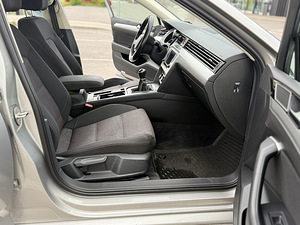 Volkswagen Passat 2016 2.0tdi (11 foto / 15)