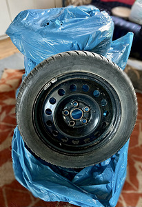 Шины 205/55 r16 шипованные 4шт (VW Sharan) (2 фото из 3)
