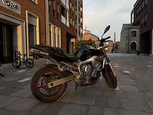 Yamaha FZ6-N 72kW 600cc (4 foto / 10)