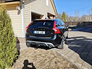 Volvo v60 plug in hybrid 2015 (5 foto / 15)