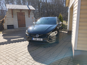 Volvo v60 plug in hybrid 2015 (6 foto / 15)