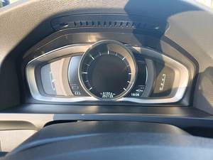 Volvo v60 plug in hybrid 2015 (10 foto / 15)