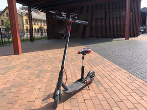 Xiaomi M365 Pro koos istmega (1 foto / 5)