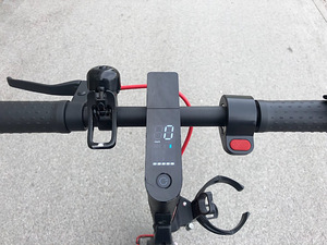 Xiaomi M365 Pro koos istmega (4 foto / 5)