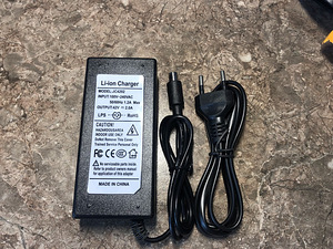 Laadija Xiaomi tõukerattele 42V 1.5A (2 foto / 3)