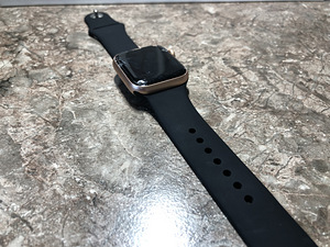 Apple Watch SE 40MM Gold GPS (7 foto / 8)