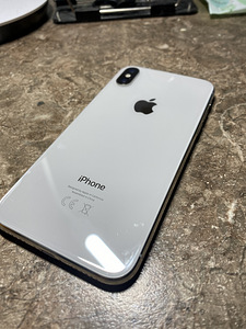 iPhone X 64GB Space grey (2 foto / 7)