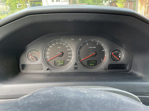 Volvo V70 2003 (12 фото из 13)