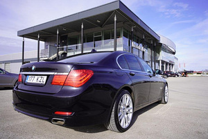 BMW 740 Individual XDRIVE 3.0 225kW (3 foto / 15)