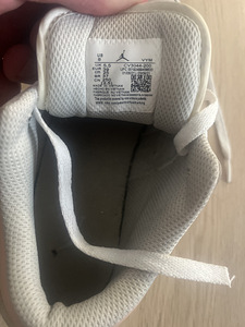 Продам Nike Air Jordan 1 (3 фото из 3)
